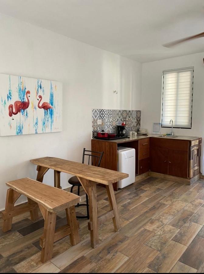 Ah Muzenkab Hotell El Cuyo Exteriör bild