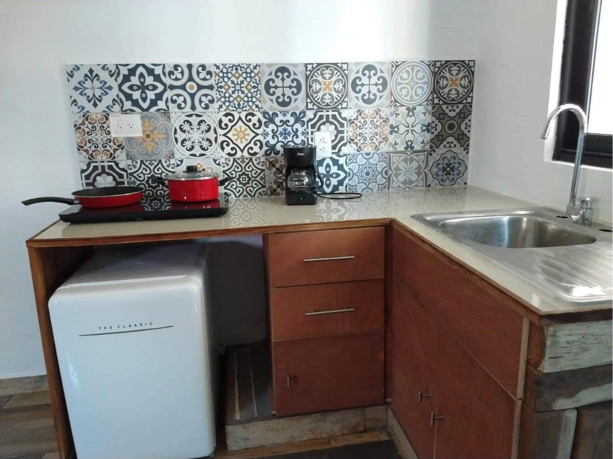 Ah Muzenkab Hotell El Cuyo Exteriör bild