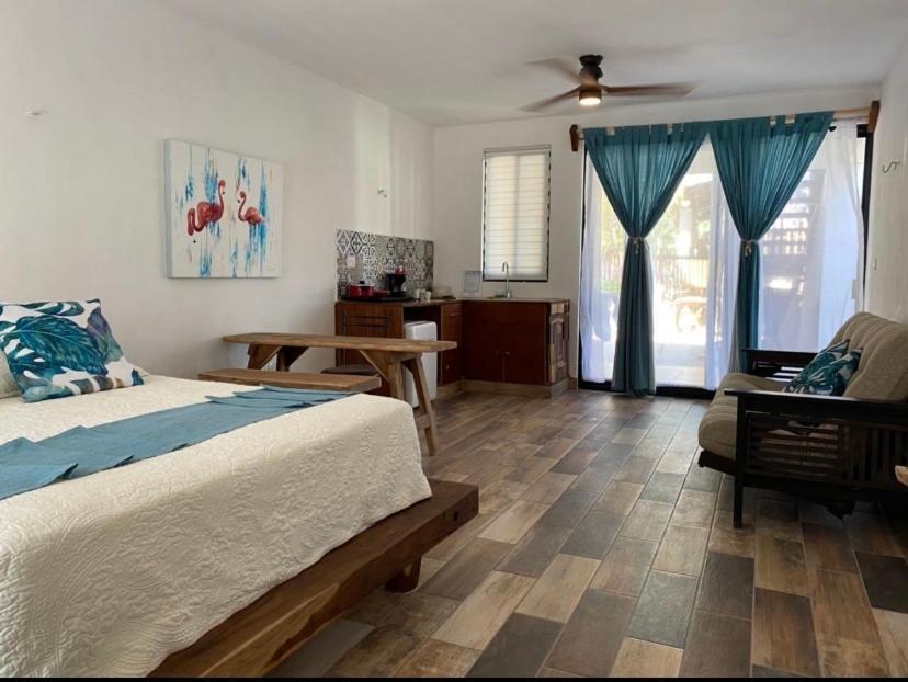 Ah Muzenkab Hotell El Cuyo Exteriör bild