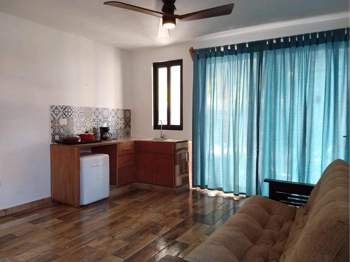 Ah Muzenkab Hotell El Cuyo Exteriör bild