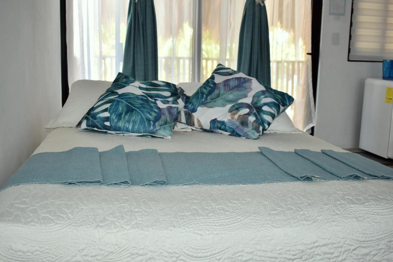 Ah Muzenkab Hotell El Cuyo Exteriör bild