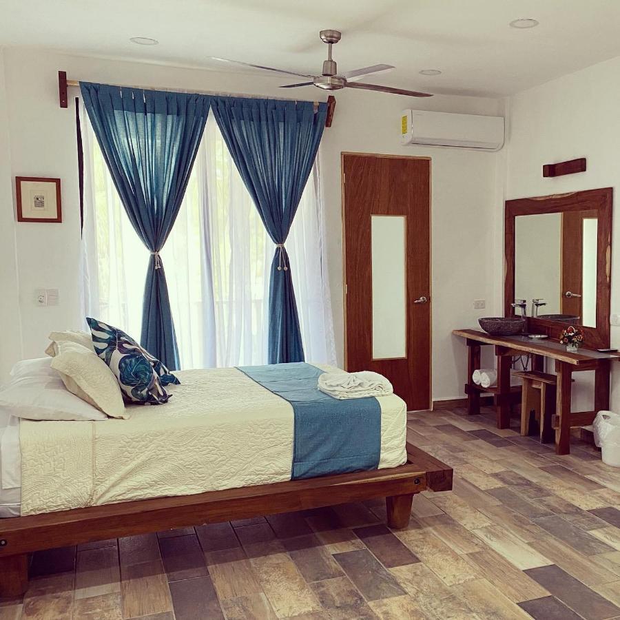Ah Muzenkab Hotell El Cuyo Exteriör bild