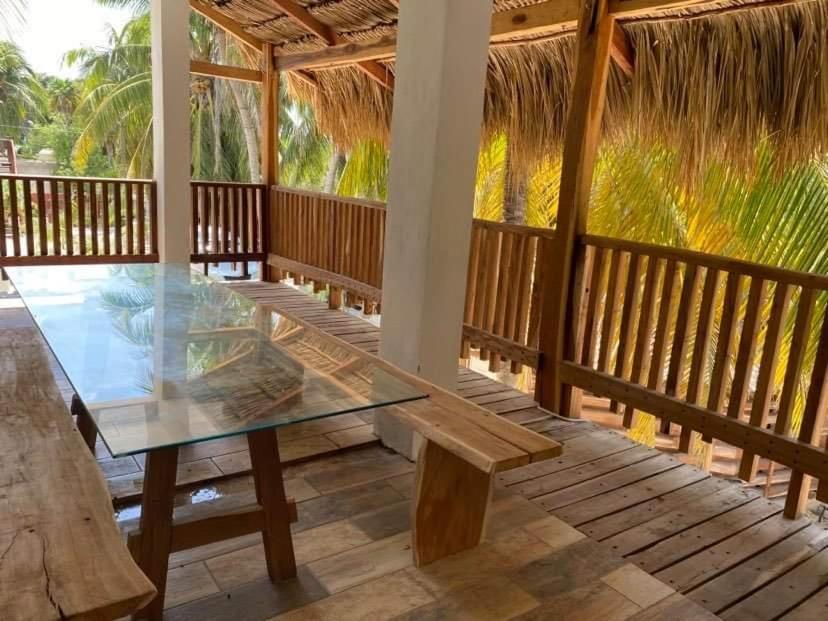 Ah Muzenkab Hotell El Cuyo Exteriör bild