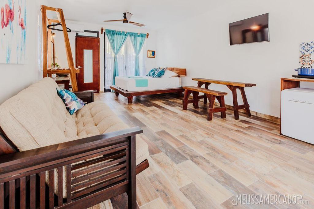 Ah Muzenkab Hotell El Cuyo Exteriör bild