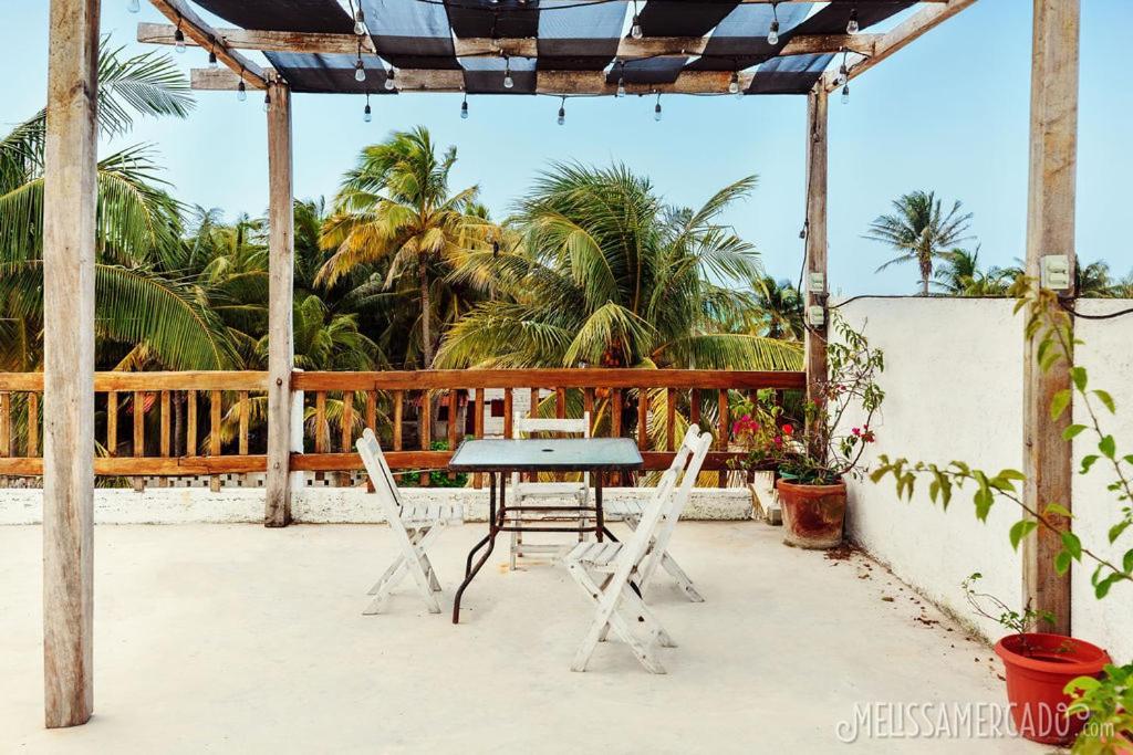 Ah Muzenkab Hotell El Cuyo Exteriör bild